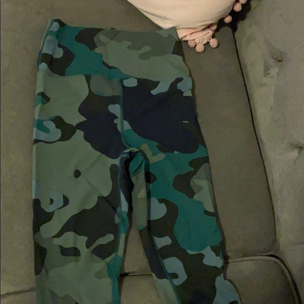 Carbon38 camouflage leggings